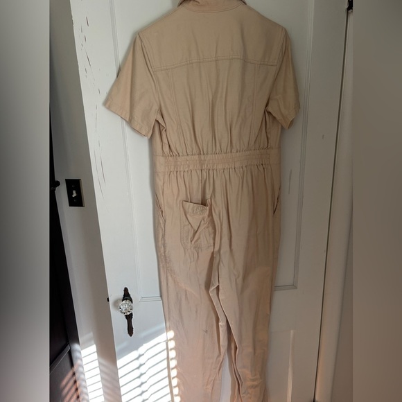 BDG Cream Women’s Jumpsuit size large. - Picture 3 of 3